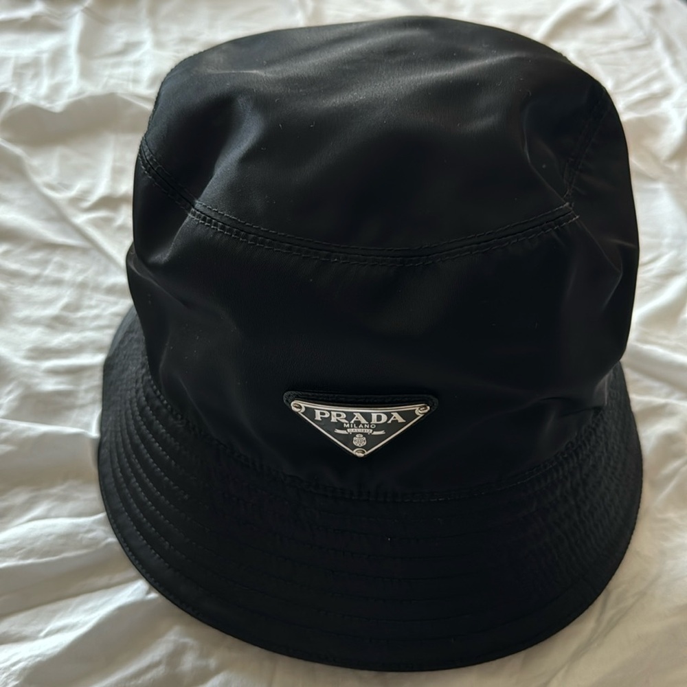 PRADA Black Nylon Bucket Hat size Large